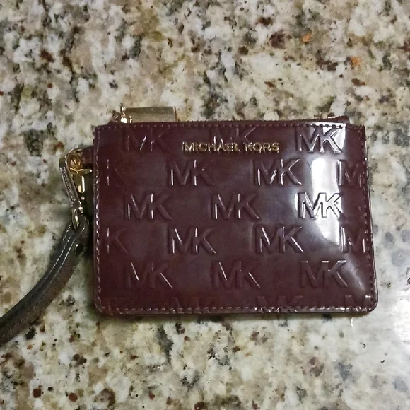 Michael Kors Signature Logo Glossy Blk Merlot Wristlet/ Cardholder Wallet NEW - Picture 3 of 6